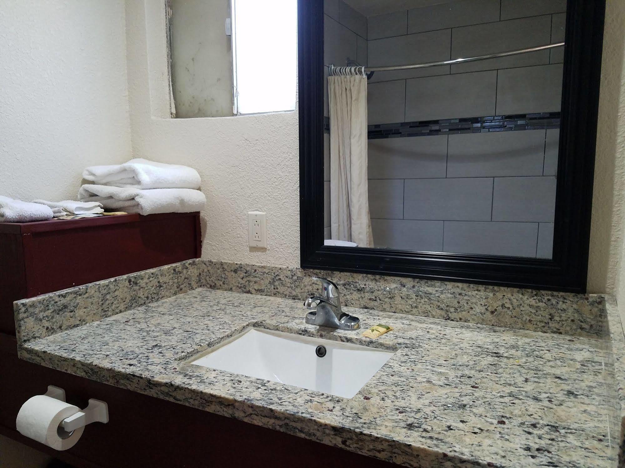 Classic Inn And Suites El Centro Luaran gambar